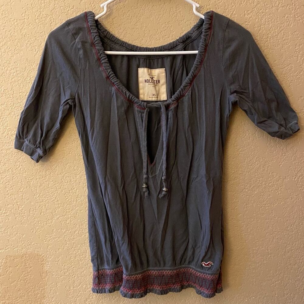 Gray Hollister Sleeved Top - Size: XS